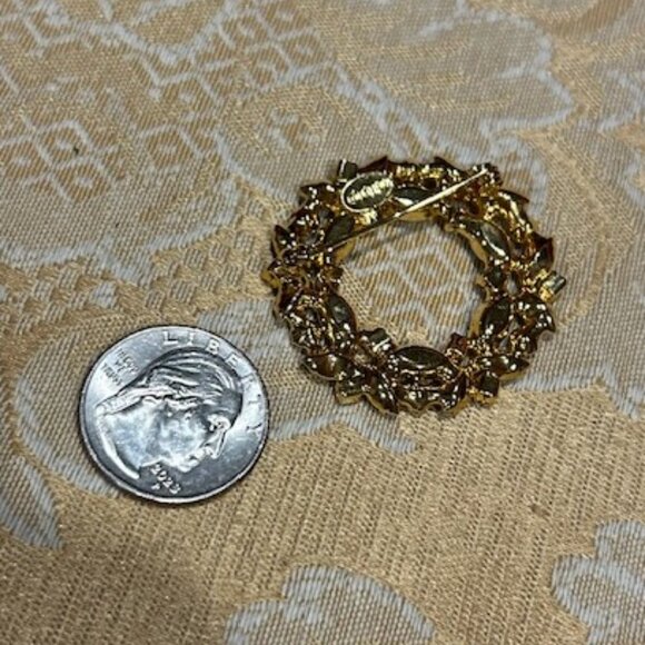 HOLIDAY🎄🎄OTC Green Red Rhinestone Wreath BROOCH - Picture 6 of 7